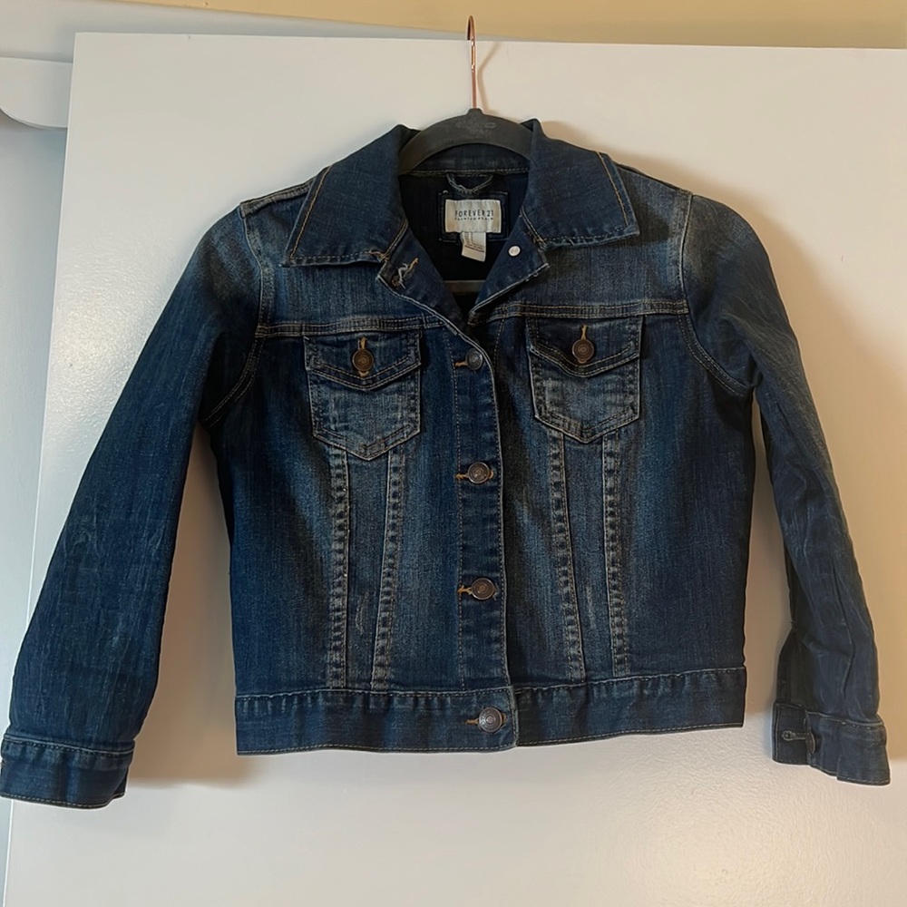 Forever 21 Cropped Denim Jacket Size S